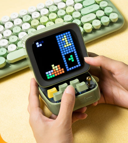 Pixel Art Game Console